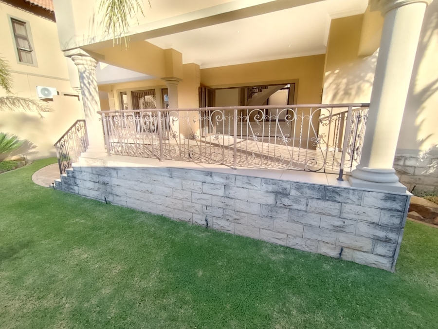5 Bedroom Property for Sale in Kiepersol Free State